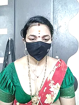 Snapshot of Leela_555 chatting on June 1, 2026, 2:23 am Leela 555 online show from June 1, 2026, 2:23 am