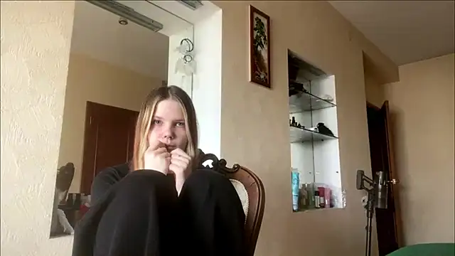 Snapshot of SusanaLeichty chatting on July 16, 2026, 4:37 pm SusanaLeichty online show from July 16, 2026, 4:37 pm