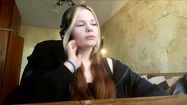 Snapshot of SusanaLeichty chatting on June 1, 2026, 6:24 am SusanaLeichty online show from June 1, 2026, 6:24 am