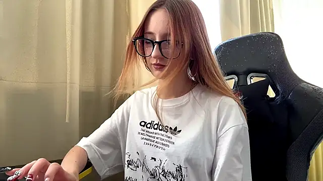 Snapshot of Sunshine_Kira chatting on May 31, 2026, 7:14 am Sunshine Kira online show from May 31, 2026, 7:14 am