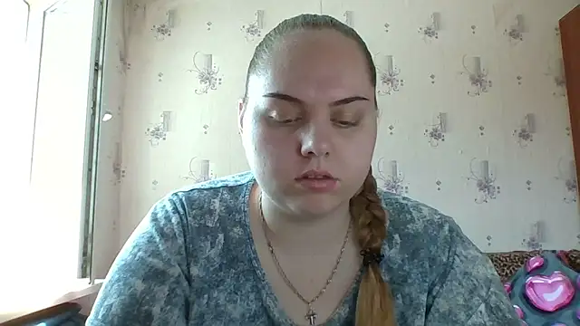 Snapshot of SoftHypnose chatting on June 9, 2026, 8:04 am SoftHypnose online show from June 9, 2026, 8:04 am