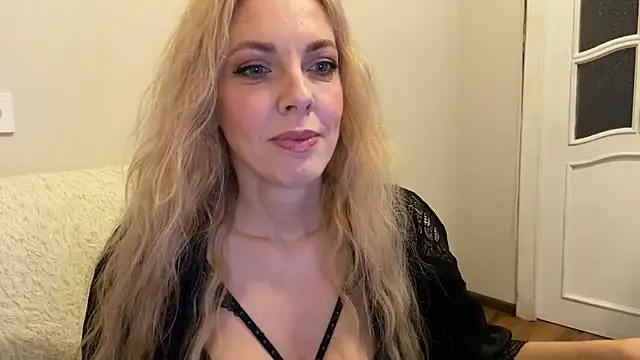 Snapshot of Allmaybe chatting on May 27, 2026, 4:25 pm Allmaybe online show from May 27, 2026, 4:25 pm