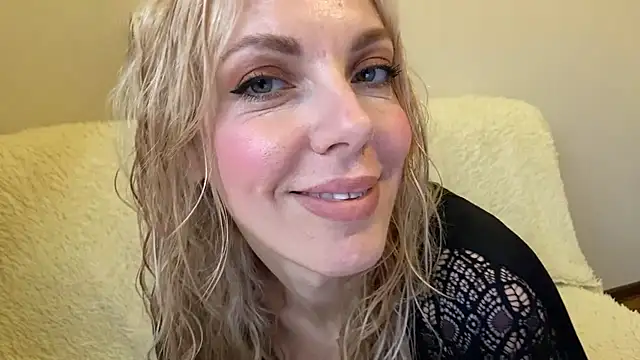 Snapshot of Allmaybe chatting on June 8, 2026, 4:40 pm Allmaybe online show from June 8, 2026, 4:40 pm