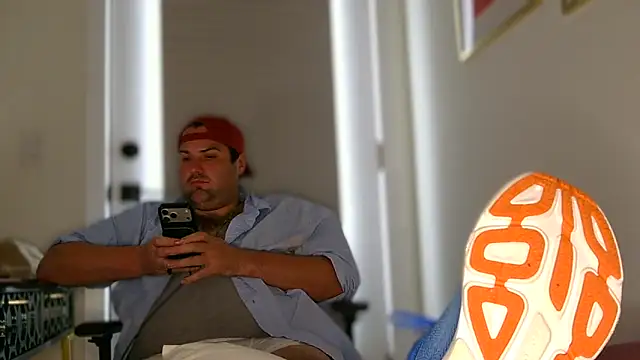 ChubbyGayBigFeet online show from May 24, 2026, 8:53 pm
