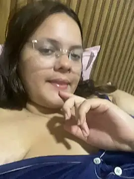Snapshot of Laryssinha_69 chatting on June 30, 2026, 1:05 am Laryssinha 69 online show from June 30, 2026, 1:05 am