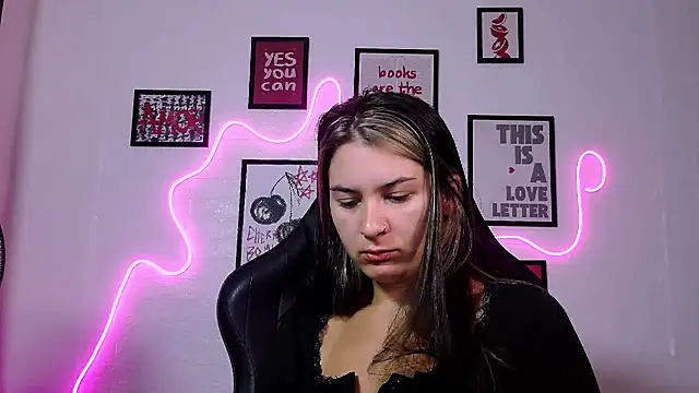 AlisaFrost online show from June 1, 2026, 1:55 pm