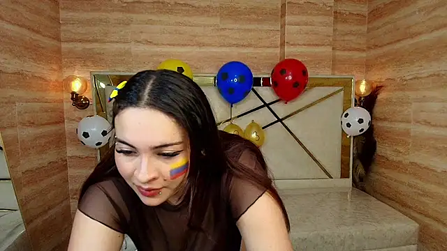 Snapshot of Kiara_Moon_r chatting on June 28, 2026, 3:13 am Kiara Moon r online show from June 28, 2026, 3:13 am