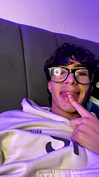 SantyFoxxs online show from July 16, 2026, 5:15 am