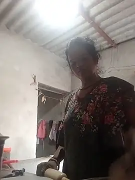 Snapshot of Cut_payi chatting on June 19, 2026, 12:49 am Cut payi online show from June 19, 2026, 12:49 am