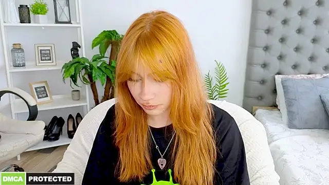 Snapshot of Fleur_Fox chatting on July 16, 2026, 9:28 am Fleur Fox online show from July 16, 2026, 9:28 am