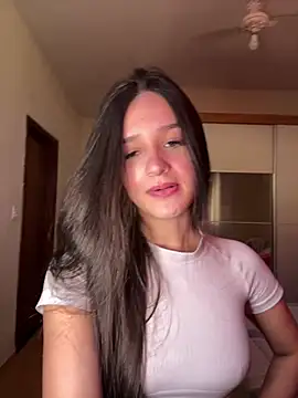 julhya duarte online show from June 17, 2026, 6:07 pm