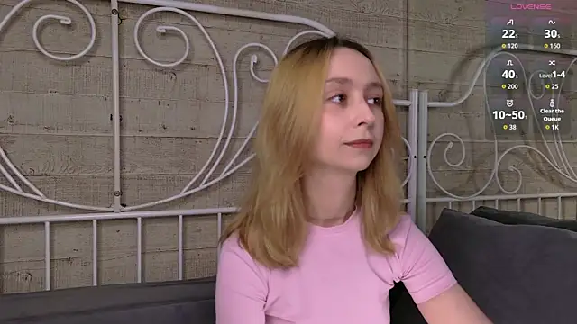 RachelVacsler online show from June 9, 2026, 3:46 pm