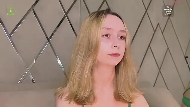 RachelVacsler online show from June 30, 2026, 8:42 pm