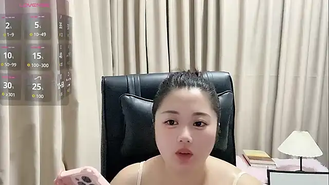 Luckysisi-s online show from June 25, 2026, 3:37 am