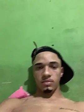 izaqueusilxxx online show from July 23, 2026, 8:38 pm