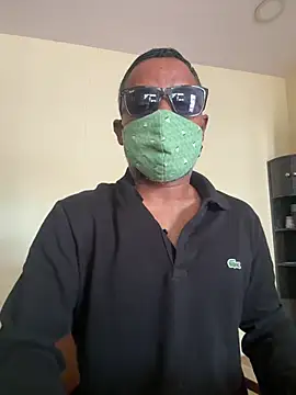 Snapshot of syntaxbear chatting on June 27, 2026, 7:36 am syntaxbear online show from June 27, 2026, 7:36 am