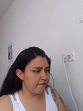 Snapshot of BaddieLuxe_ chatting on June 4, 2026, 5:17 pm BaddieLuxe online show from June 4, 2026, 5:17 pm