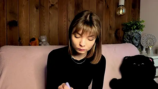 Snapshot of IvoryPesante chatting on June 2, 2026, 9:09 am IvoryPesante online show from June 2, 2026, 9:09 am