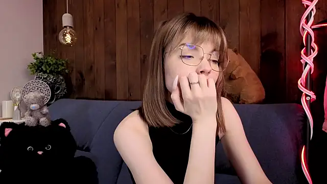 Snapshot of IvoryPesante chatting on July 17, 2026, 8:06 pm IvoryPesante online show from July 17, 2026, 8:06 pm