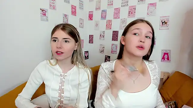 Snapshot of PlayfulMelly chatting on May 27, 2026, 9:27 am PlayfulMelly online show from May 27, 2026, 9:27 am