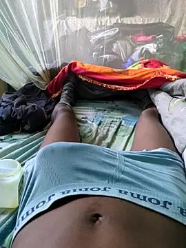 Snapshot of twink_lar chatting on June 25, 2026, 11:37 am twink lar online show from June 25, 2026, 11:37 am