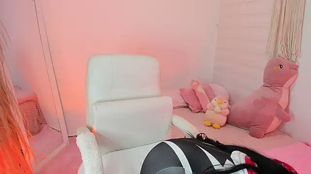 Snapshot of magicrainbow88 chatting on May 30, 2026, 12:55 pm magicrainbow88 online show from May 30, 2026, 12:55 pm