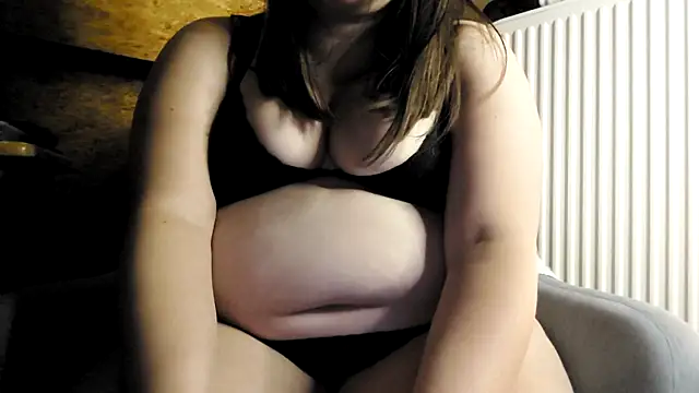 Lunekiss online show from May 26, 2026, 9:46 pm