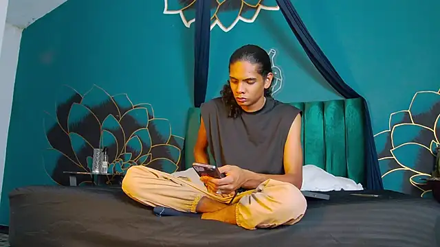 Snapshot of maxi_max0 chatting on July 16, 2026, 7:33 pm maxi max0 online show from July 16, 2026, 7:33 pm