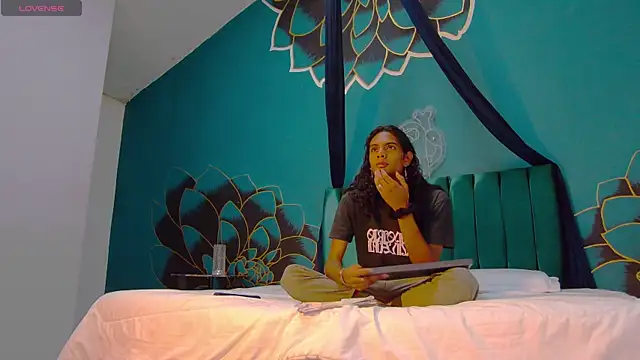 Snapshot of maxi_max0 chatting on July 15, 2026, 7:32 pm maxi max0 online show from July 15, 2026, 7:32 pm