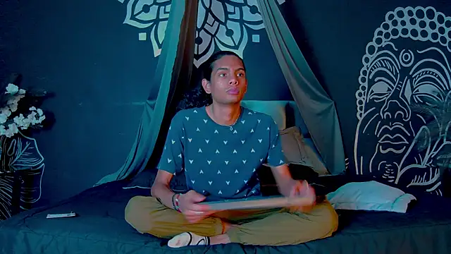 Snapshot of maxi_max0 chatting on July 23, 2026, 7:10 pm maxi max0 online show from July 23, 2026, 7:10 pm