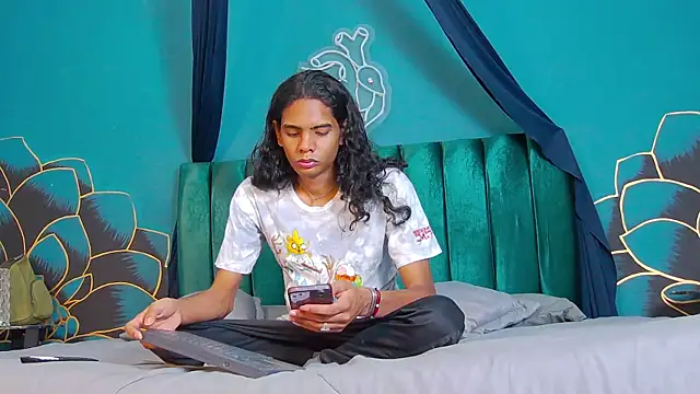 Snapshot of maxi_max0 chatting on July 18, 2026, 7:22 pm maxi max0 online show from July 18, 2026, 7:22 pm