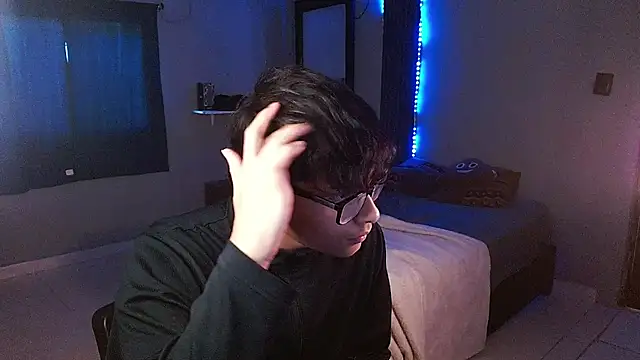 Snapshot of Mr_yisuzz chatting on June 26, 2026, 11:27 am Mr yisuzz online show from June 26, 2026, 11:27 am