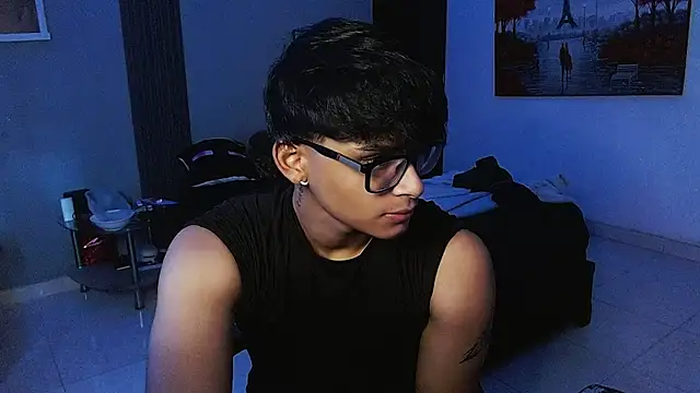 Snapshot of Mr_yisuzz chatting on July 18, 2026, 1:30 pm Mr yisuzz online show from July 18, 2026, 1:30 pm