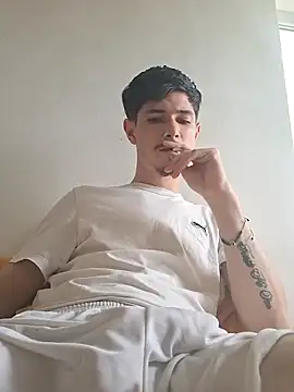 AlexVrXxx1 online show from June 2, 2026, 8:36 am
