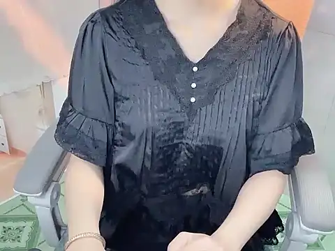 -Naomii  online show from July 14, 2026, 7:57 am