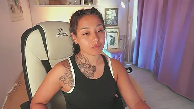 Calipso Savage online show from July 15, 2026, 8:32 am