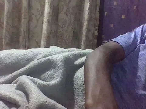 Snapshot of Roystone3 chatting on June 14, 2026, 12:40 am Roystone3 online show from June 14, 2026, 12:40 am