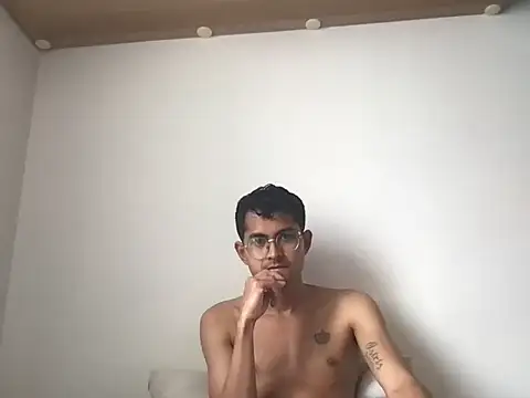 xanderlover online show from May 27, 2026, 4:03 pm