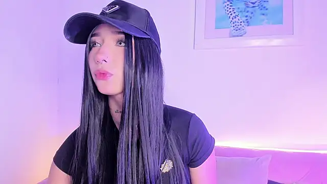 Snapshot of SophieMoneet chatting on May 30, 2026, 12:33 pm SophieMoneet online show from May 30, 2026, 12:33 pm