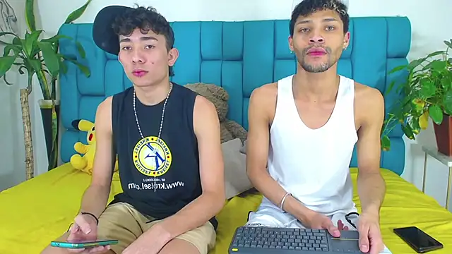 Snapshot of STRANGER_BOYS chatting on July 8, 2026, 11:05 pm STRANGER BOYS online show from July 8, 2026, 11:05 pm