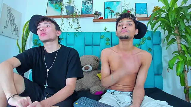 Snapshot of STRANGER_BOYS chatting on July 23, 2026, 11:33 pm STRANGER BOYS online show from July 23, 2026, 11:33 pm