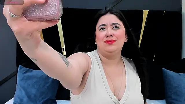 maite graay online show from June 11, 2026, 12:02 pm