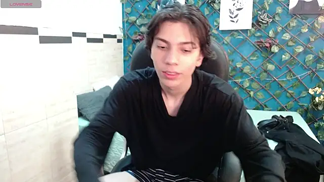 Julesx15 online show from May 30, 2026, 12:11 pm