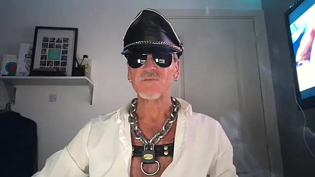NottsLeather online show from June 7, 2026, 9:42 pm