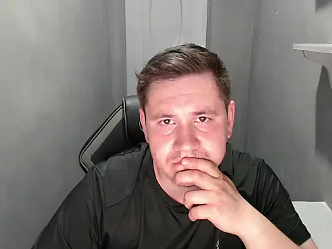 Snapshot of Max_Marlyn chatting on May 29, 2026, 7:14 am Max Marlyn online show from May 29, 2026, 7:14 am