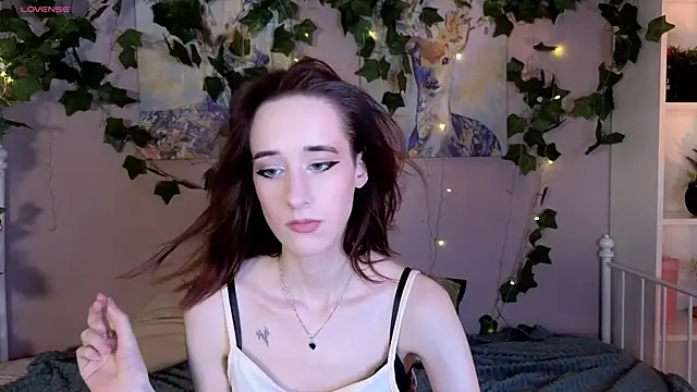 Snapshot of LolaWhitmore chatting on June 8, 2026, 1:00 pm LolaWhitmore online show from June 8, 2026, 1:00 pm