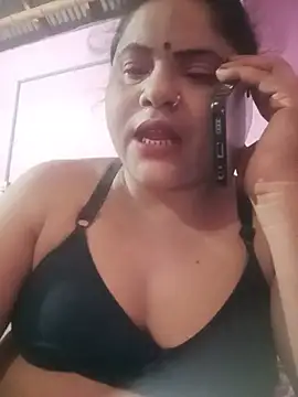 Snapshot of Maya_Vabi chatting on July 21, 2026, 1:56 pm Maya Vabi online show from July 21, 2026, 1:56 pm