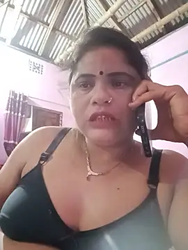 Snapshot of Maya_Vabi chatting on July 8, 2026, 3:02 pm Maya Vabi online show from July 8, 2026, 3:02 pm