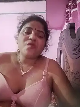 Snapshot of Maya_Vabi chatting on July 3, 2026, 2:34 pm Maya Vabi online show from July 3, 2026, 2:34 pm