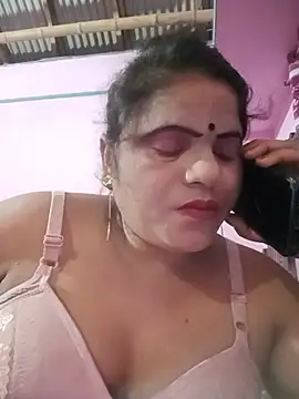 Snapshot of Maya_Vabi chatting on July 19, 2026, 11:45 pm Maya Vabi online show from July 19, 2026, 11:45 pm